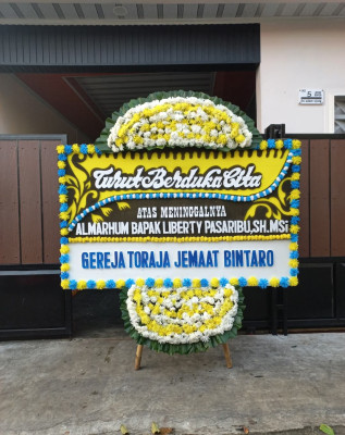 Papan Bunga Duka di Kampung Kelawi